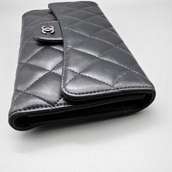 🩶CHANEL Grey Authentic Tri-fold Wallet/Clutch🩶 - Picture 13 of 17